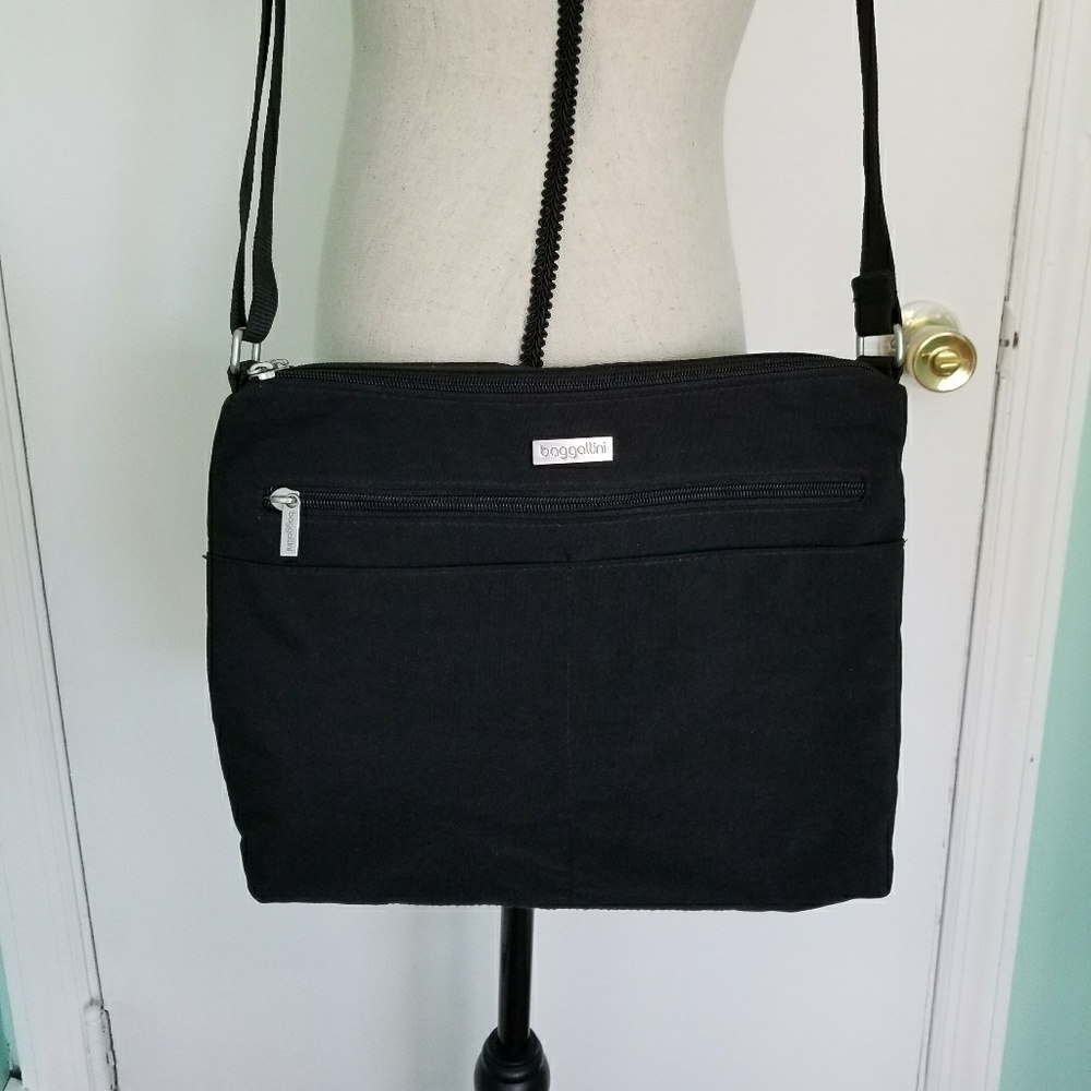 Baggallini Black Nylon Crossbody